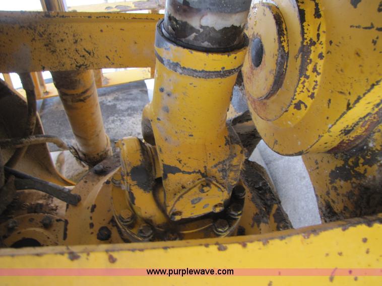 image for item B2073 1994 Volvo L150 wheel loader