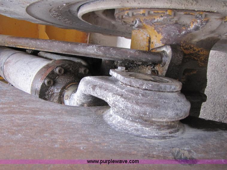 image for item B2073 1994 Volvo L150 wheel loader