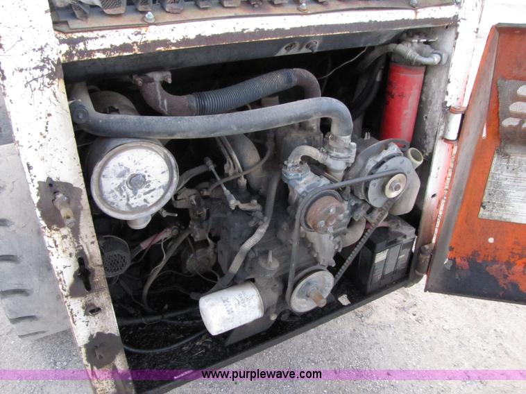 image for item B2076 1991 Bobcat 743B skid steer