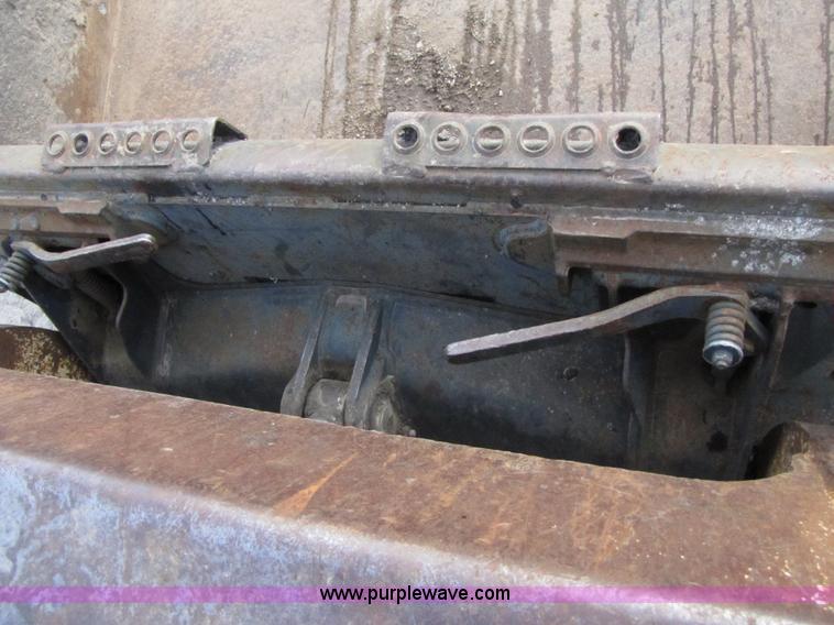 image for item B2076 1991 Bobcat 743B skid steer