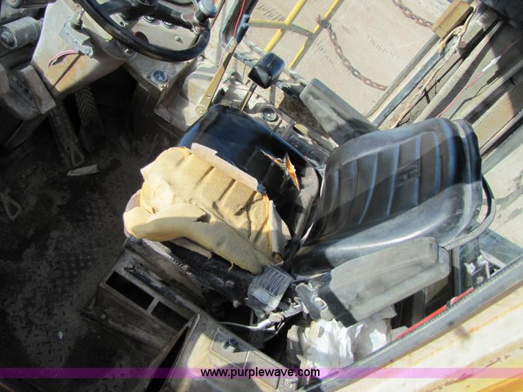 image for item B2077 1988 Caterpillar 966E wheel loader