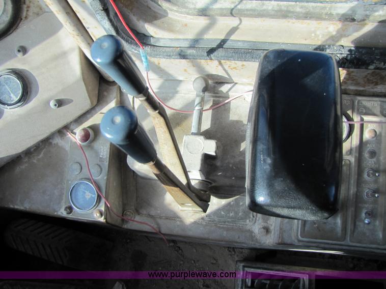 image for item B2077 1988 Caterpillar 966E wheel loader