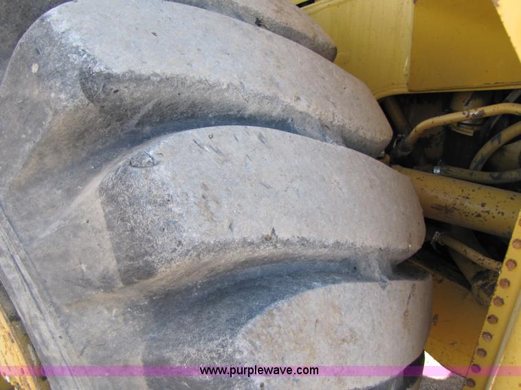 image for item B2077 1988 Caterpillar 966E wheel loader