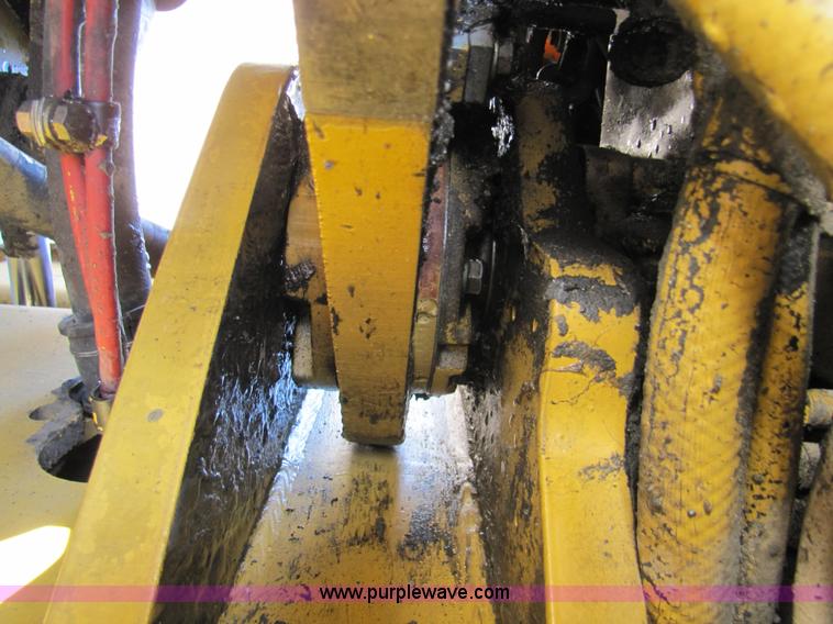 image for item B2077 1988 Caterpillar 966E wheel loader