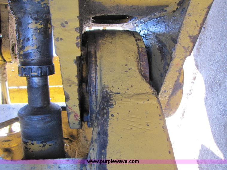 image for item B2077 1988 Caterpillar 966E wheel loader