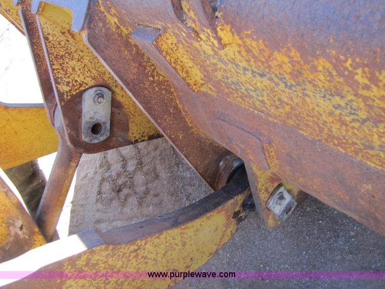 image for item B2077 1988 Caterpillar 966E wheel loader