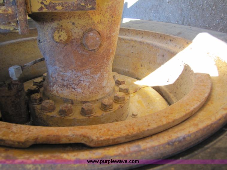 image for item B2077 1988 Caterpillar 966E wheel loader