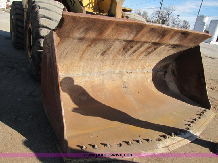 image for item B2077 1988 Caterpillar 966E wheel loader