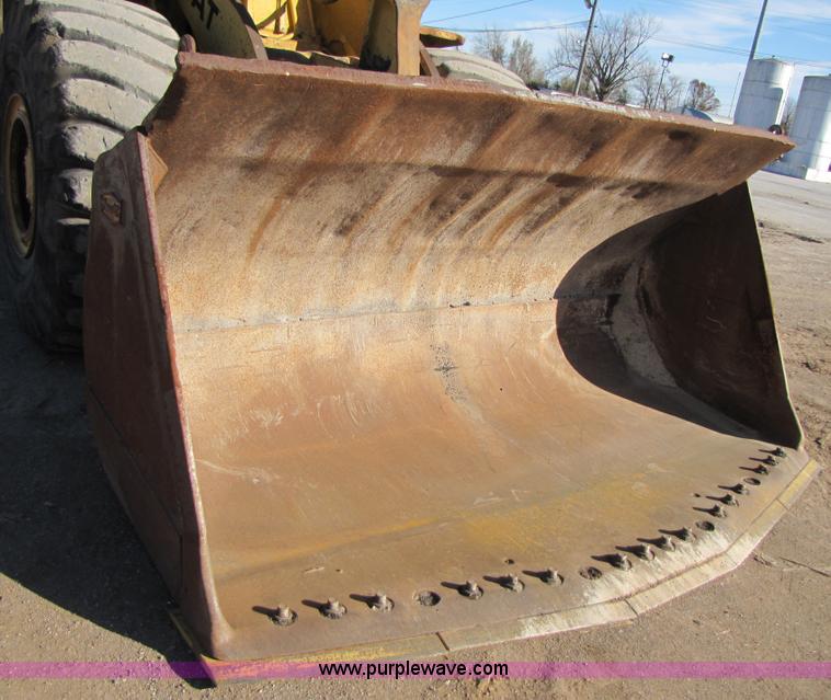image for item B2077 1988 Caterpillar 966E wheel loader