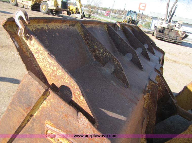 image for item B2077 1988 Caterpillar 966E wheel loader