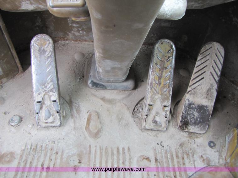 image for item B2091 1985 Caterpillar 950B wheel loader