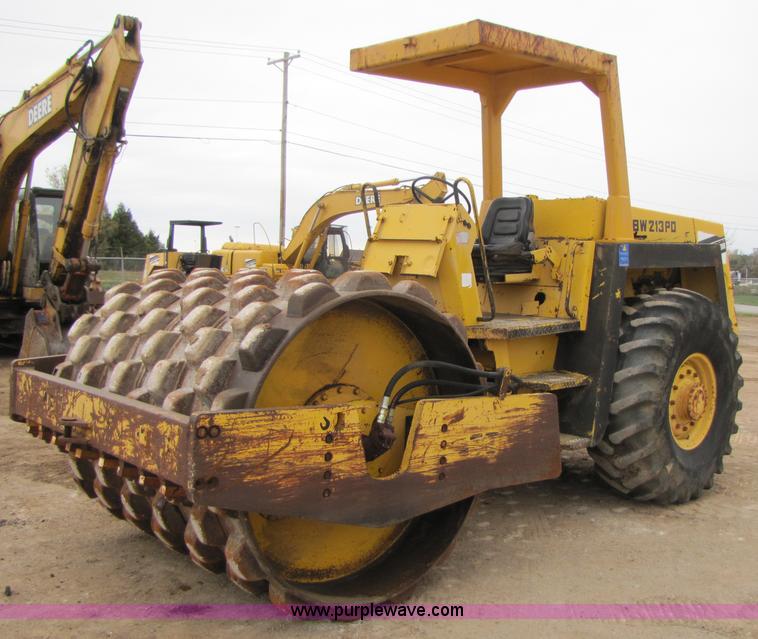 image for item B2092 1989 Bomag BW 213PD vibratory pad foot roller