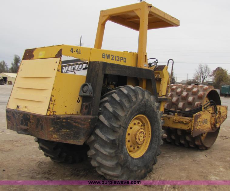 image for item B2092 1989 Bomag BW 213PD vibratory pad foot roller