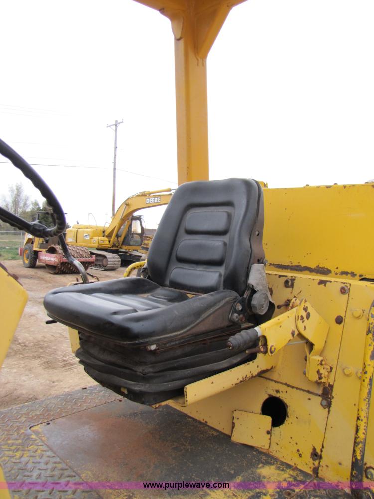 image for item B2092 1989 Bomag BW 213PD vibratory pad foot roller