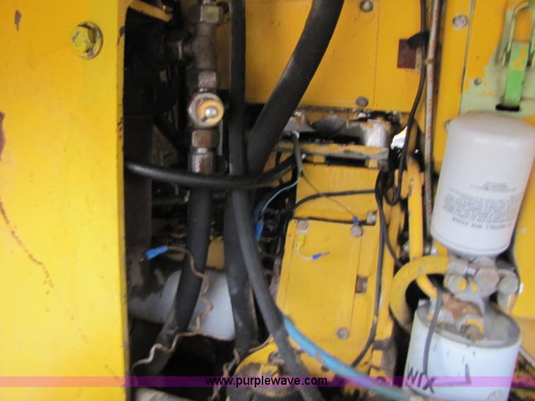 image for item B2092 1989 Bomag BW 213PD vibratory pad foot roller