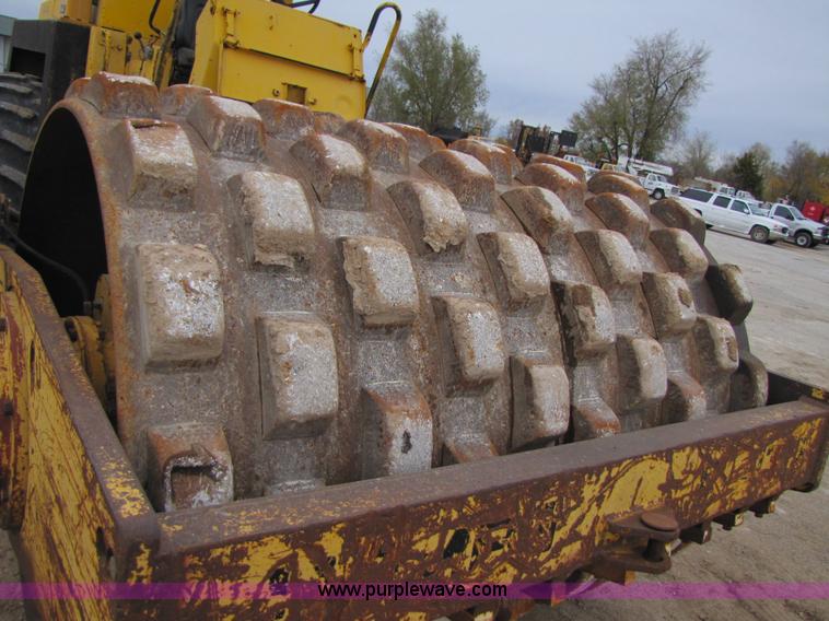 image for item B2092 1989 Bomag BW 213PD vibratory pad foot roller