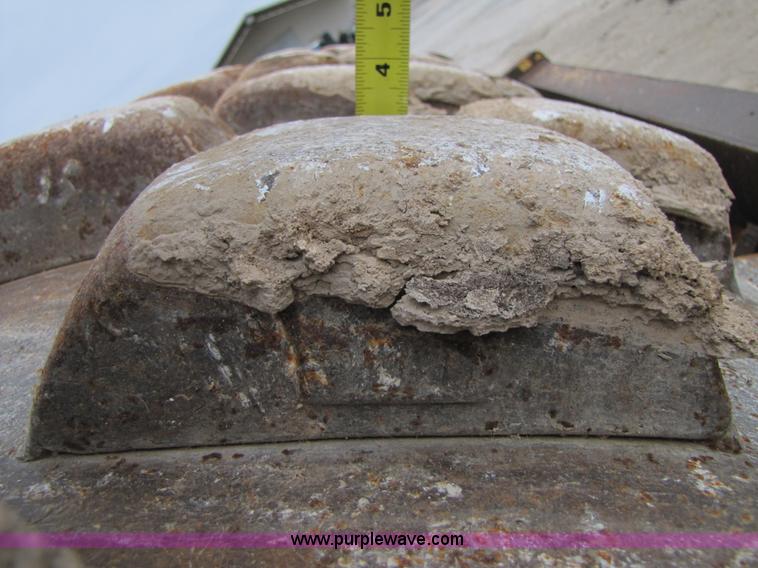 image for item B2092 1989 Bomag BW 213PD vibratory pad foot roller