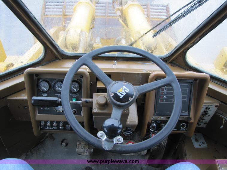 image for item B2093 1992 Caterpillar 988B wheel loader