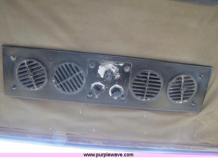 image for item B2093 1992 Caterpillar 988B wheel loader