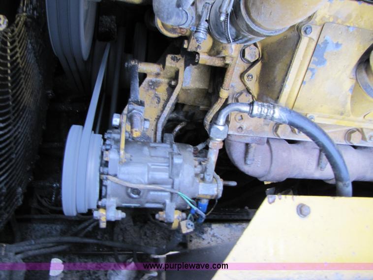 image for item B2093 1992 Caterpillar 988B wheel loader