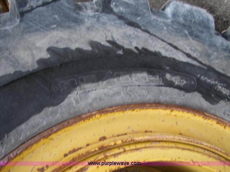 image for item B2093 1992 Caterpillar 988B wheel loader