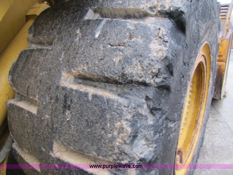 image for item B2093 1992 Caterpillar 988B wheel loader