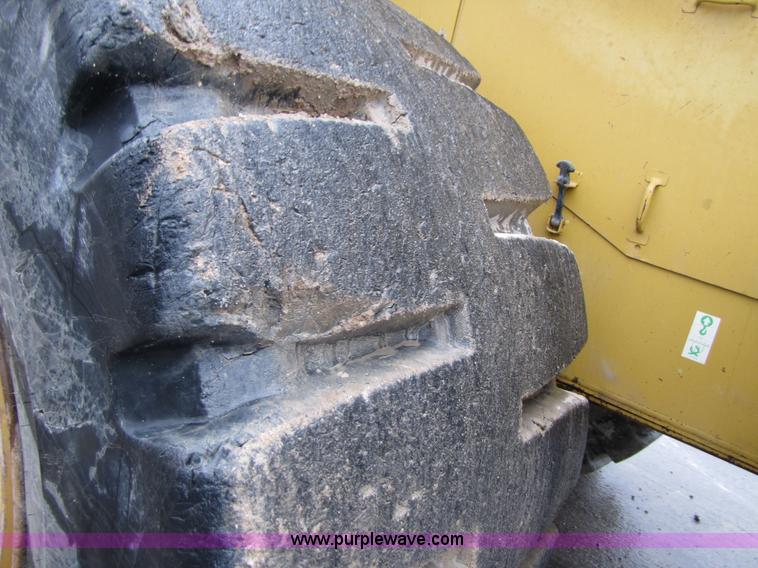 image for item B2093 1992 Caterpillar 988B wheel loader