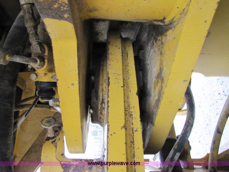 image for item B2093 1992 Caterpillar 988B wheel loader