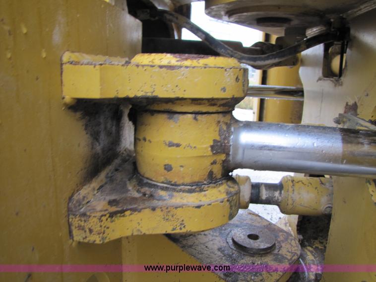 image for item B2093 1992 Caterpillar 988B wheel loader