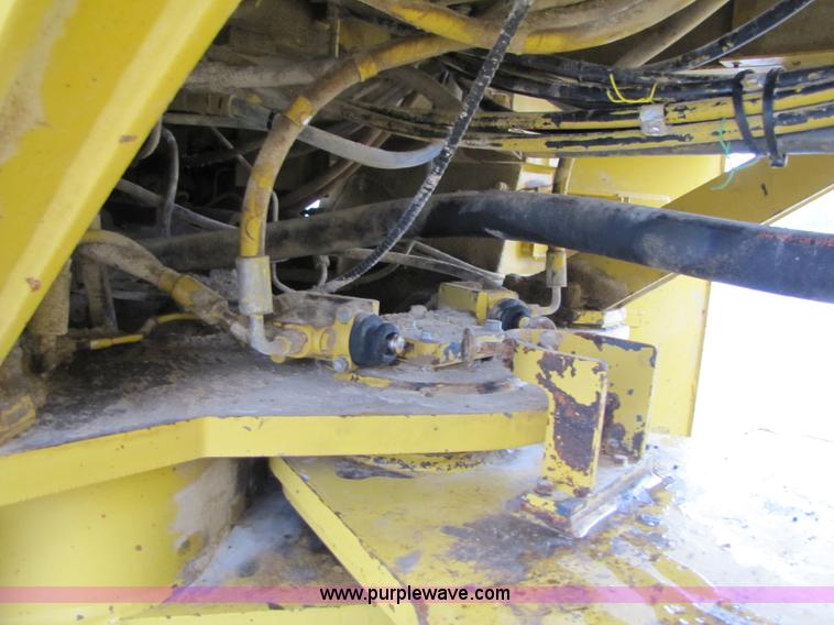 image for item B2093 1992 Caterpillar 988B wheel loader