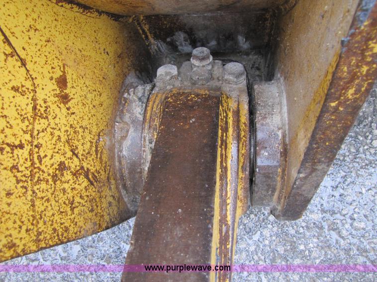 image for item B2093 1992 Caterpillar 988B wheel loader