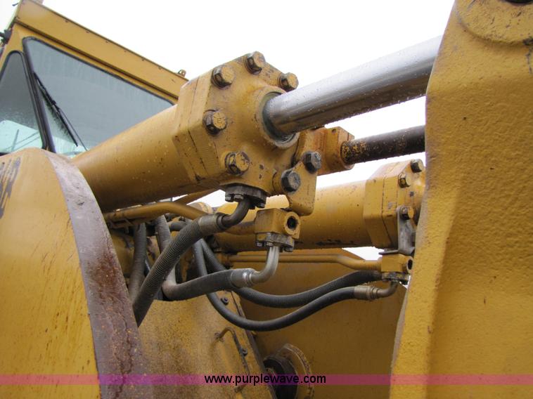 image for item B2093 1992 Caterpillar 988B wheel loader
