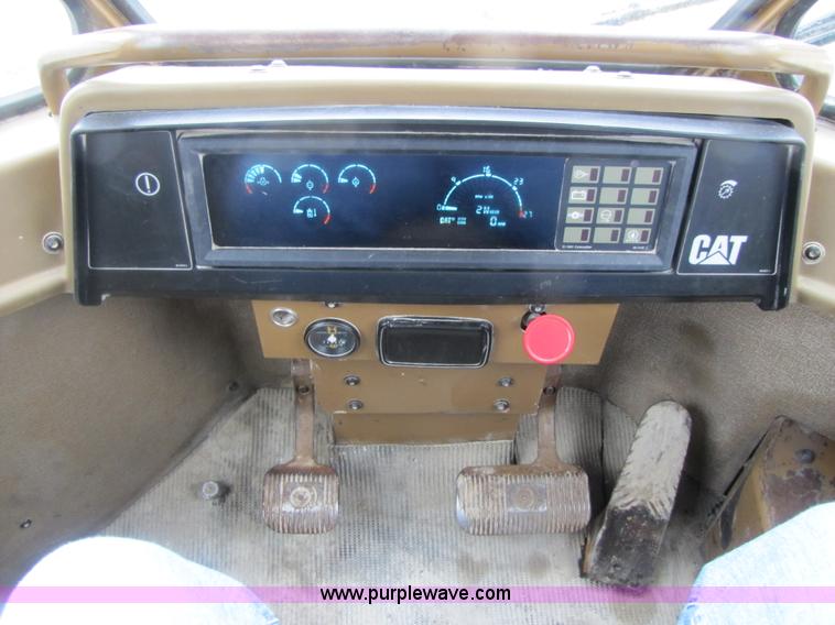 image for item B2094 1994 Caterpillar 988F wheel loader