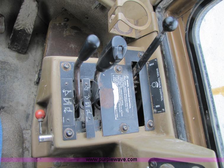 image for item B2094 1994 Caterpillar 988F wheel loader