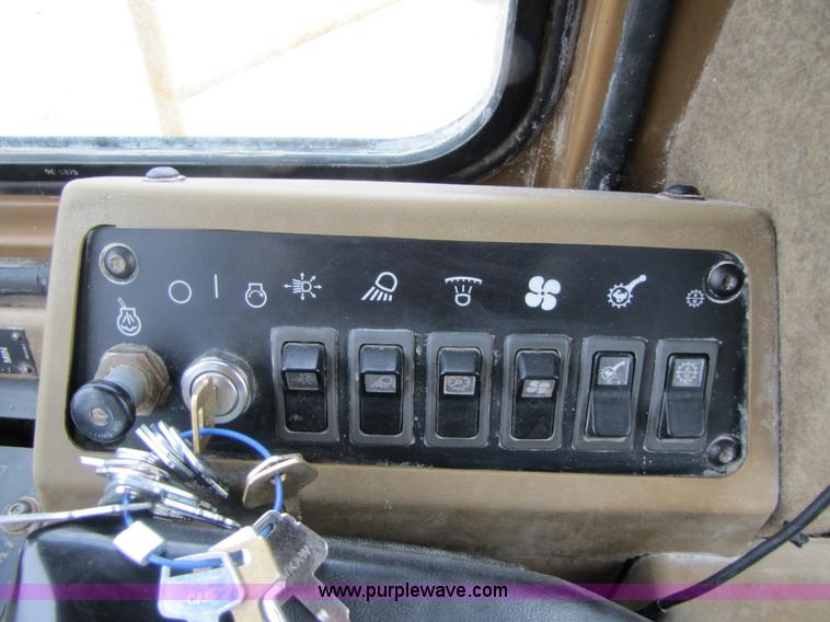 image for item B2094 1994 Caterpillar 988F wheel loader