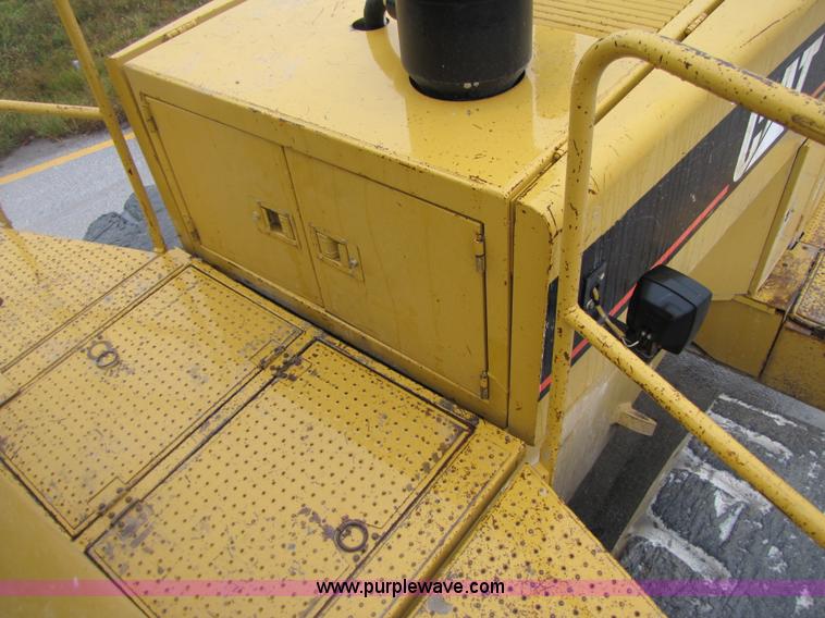 image for item B2094 1994 Caterpillar 988F wheel loader