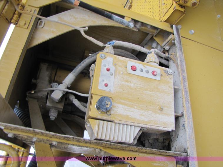 image for item B2094 1994 Caterpillar 988F wheel loader