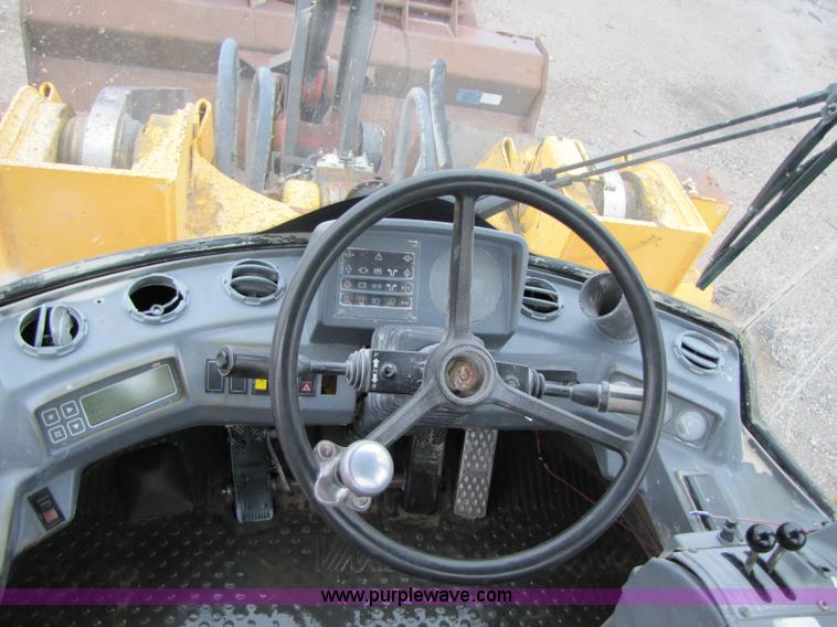 image for item B2102 1995 Volvo L150 wheel loader