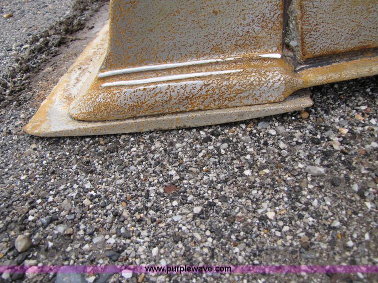 image for item B2102 1995 Volvo L150 wheel loader