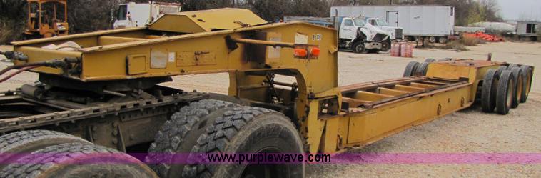 image for item B2105 1974 Hyster 41 ton tri-axle beam trailer