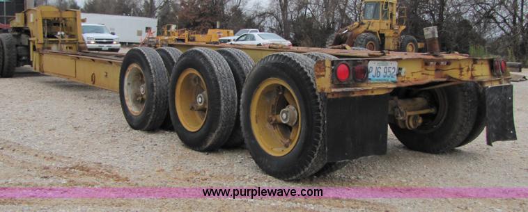 image for item B2105 1974 Hyster 41 ton tri-axle beam trailer