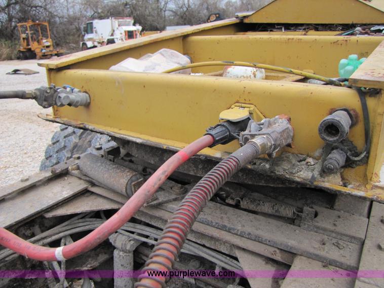 image for item B2105 1974 Hyster 41 ton tri-axle beam trailer