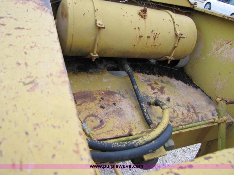 image for item B2105 1974 Hyster 41 ton tri-axle beam trailer