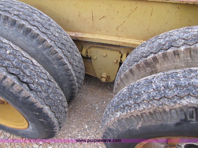 image for item B2105 1974 Hyster 41 ton tri-axle beam trailer