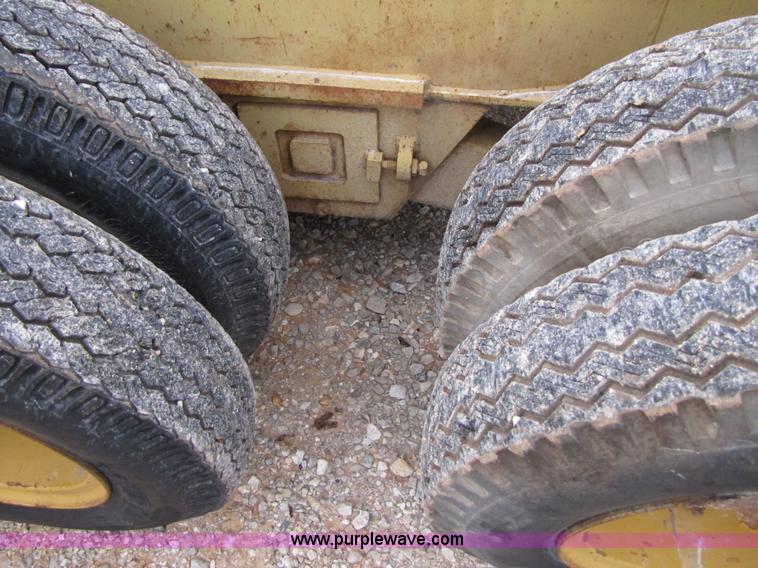 image for item B2105 1974 Hyster 41 ton tri-axle beam trailer