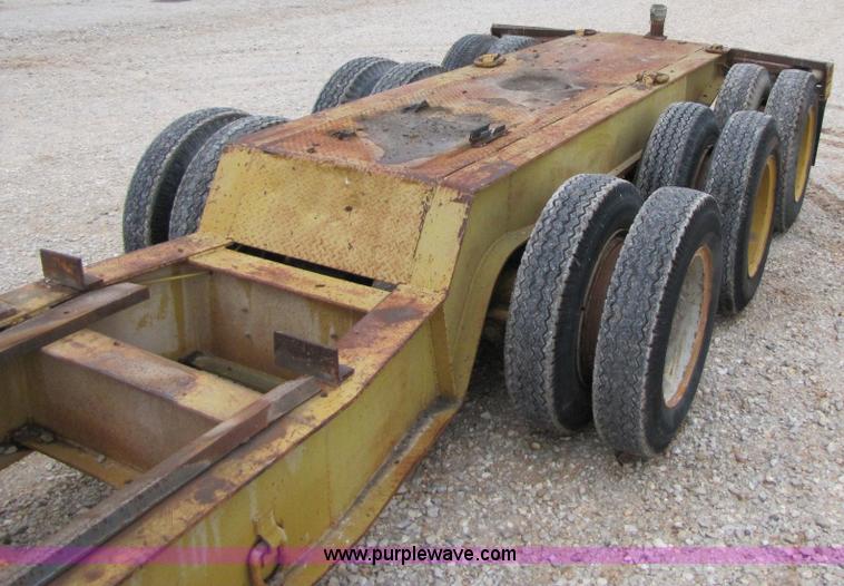image for item B2105 1974 Hyster 41 ton tri-axle beam trailer