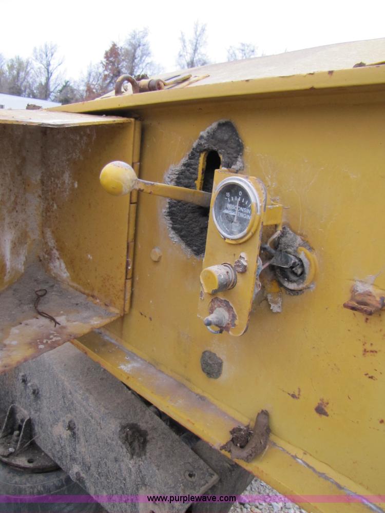 image for item B2105 1974 Hyster 41 ton tri-axle beam trailer