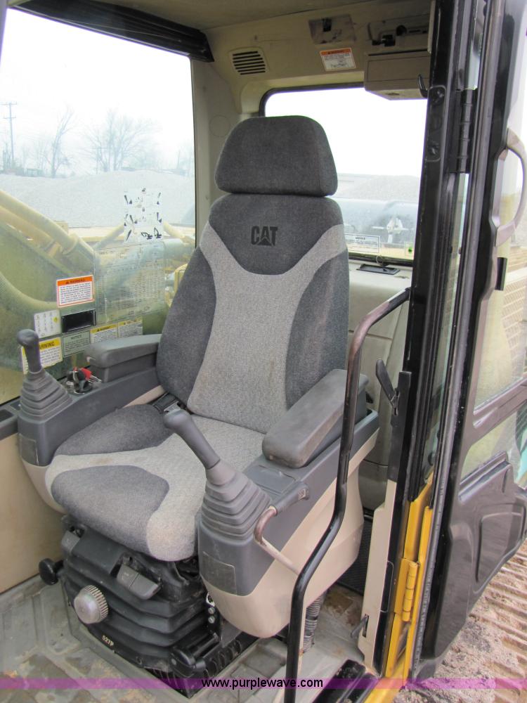 image for item B2109 2002 Caterpillar 330CL excavator