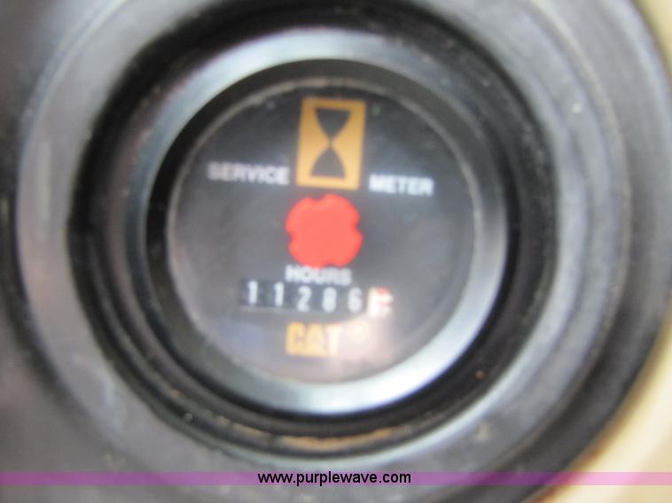 image for item B2109 2002 Caterpillar 330CL excavator