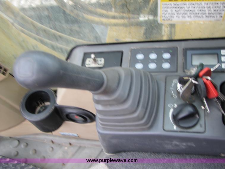 image for item B2109 2002 Caterpillar 330CL excavator